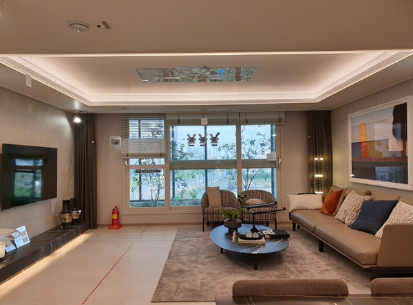 보도자료-신규 최고층 아파트 ‘이천 롯데캐슬 센트럴 페라즈 스카이 3차’ 분양.jpg